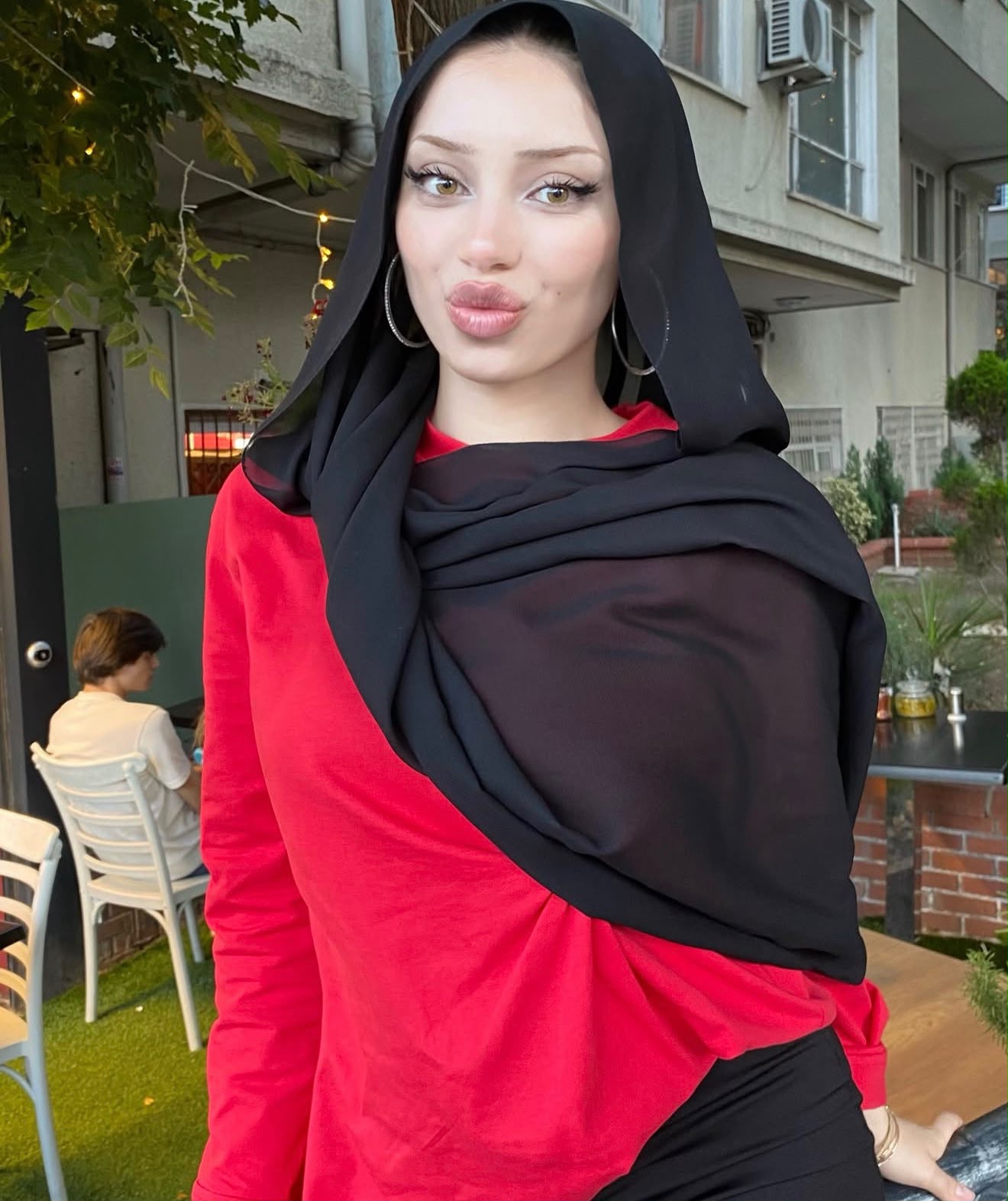 Karakuyu Üniversiteli Escort Merve