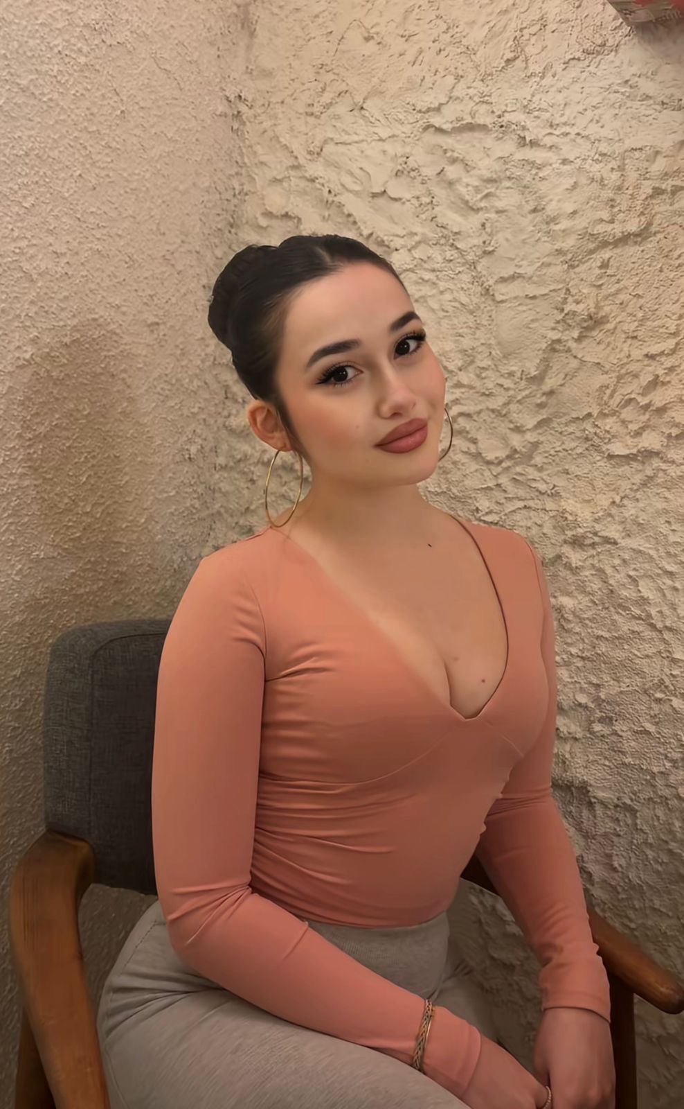 Kırıkuşağı Aşka Doymuş Kadın Escort Reyhan