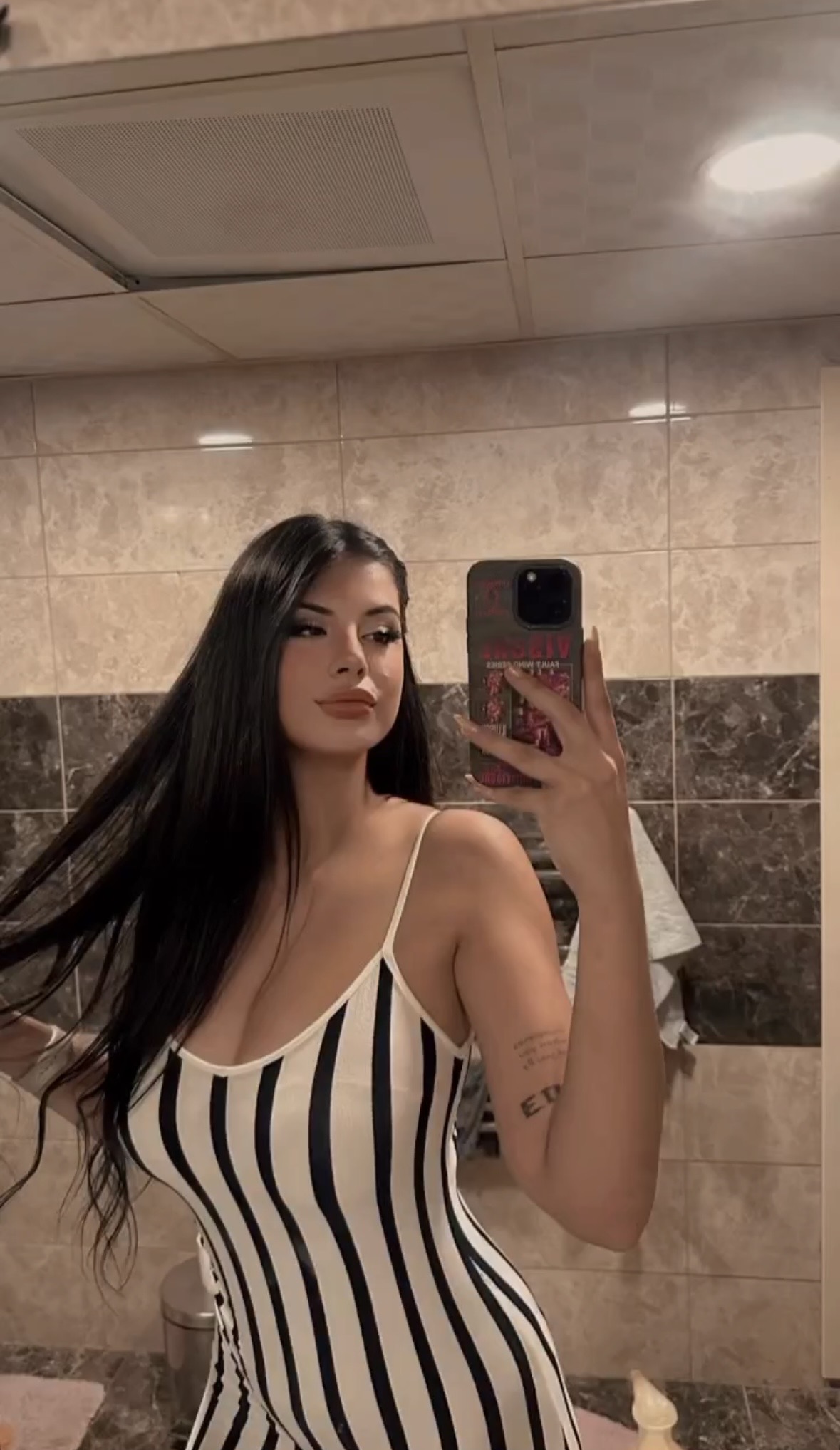Kıbrıslar Elden Ödemeli Escort Bayan Sevinç