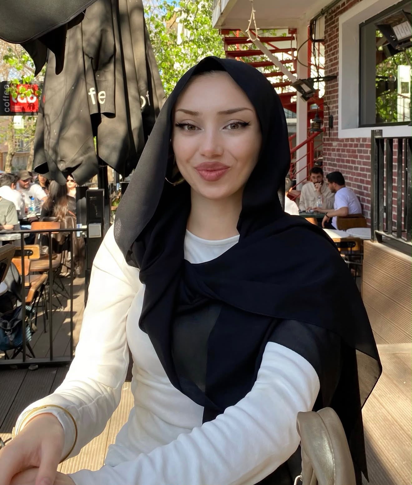 İğdebel Zeki Bayan Bayan Escort Gülden